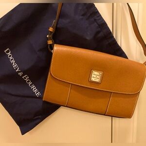 Dooney and Bourke Pebble Grain Casey Clutch /Cross Body Caramel Purse